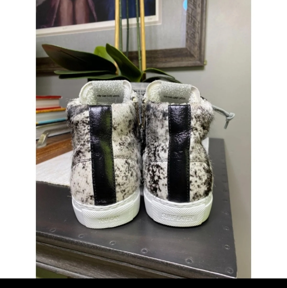 Women's sneaker